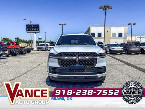 Crystal White Metallic 2026 Lincoln Navigator L Reserve
