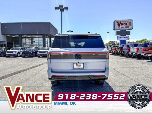 Crystal White Metallic 2026 Lincoln Navigator L Reserve