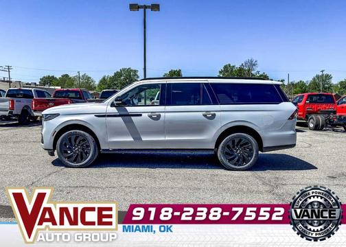 Crystal White Metallic 2026 Lincoln Navigator L Reserve