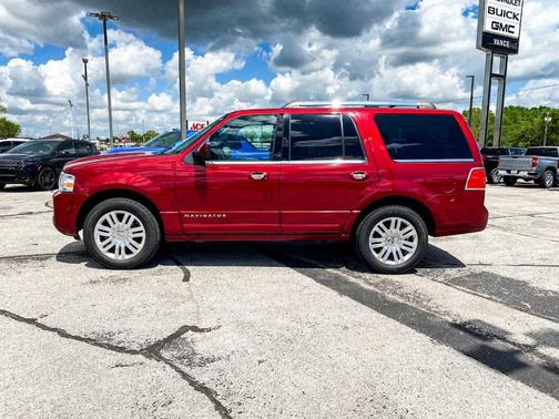 2013 Lincoln Navigator Base