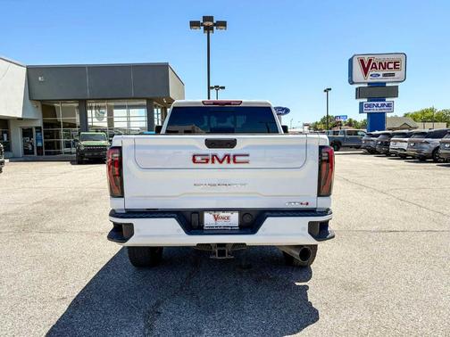 2025 GMC Sierra 2500 AT4