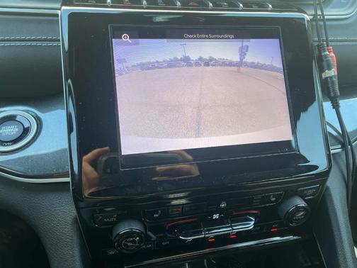 2022 Jeep Grand Cherokee L Laredo