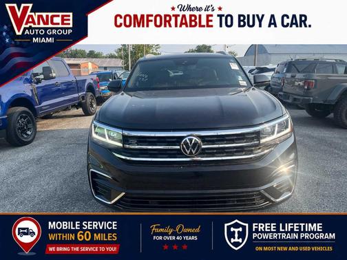 Deep Black Pearl Effect 2022 Volkswagen Atlas Cross Sport 2.0T SEL R-Line