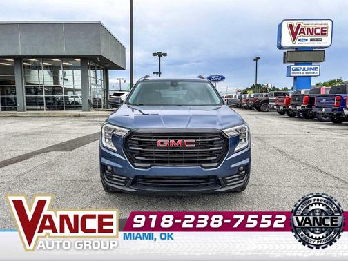 Metallic 2024 GMC Terrain SLT