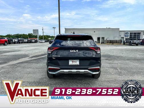Fusion Orange 2025 Kia Sportage LX