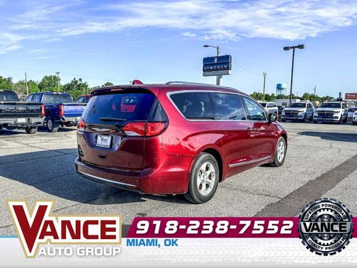 Velvet Red 2018 Chrysler Pacifica Touring-L