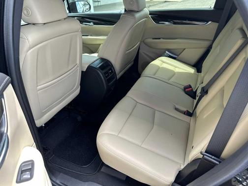 2017 Cadillac XT5 Base