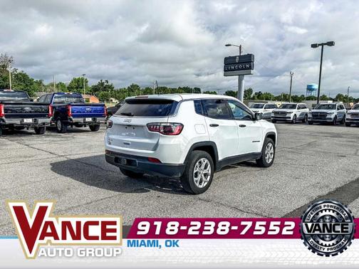 Bright White Clearcoat 2024 Jeep Compass Sport