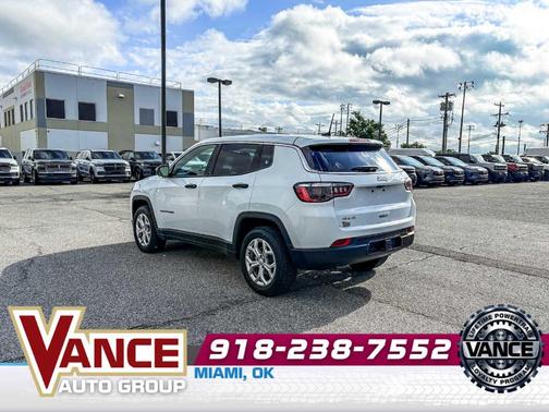 Bright White Clearcoat 2024 Jeep Compass Sport