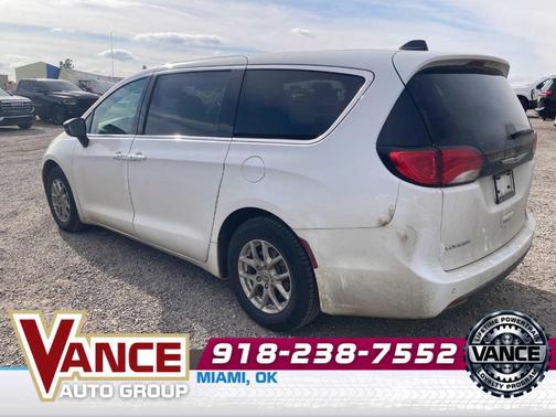 2025 Chrysler Voyager LX