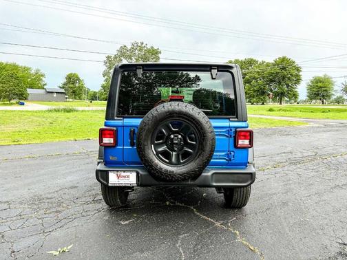 2025 Jeep Wrangler Sport