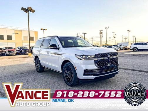 Crystal White Metallic 2026 Lincoln Navigator Reserve