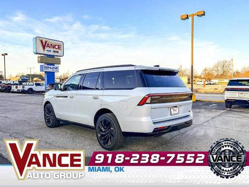 Crystal White Metallic 2026 Lincoln Navigator Reserve