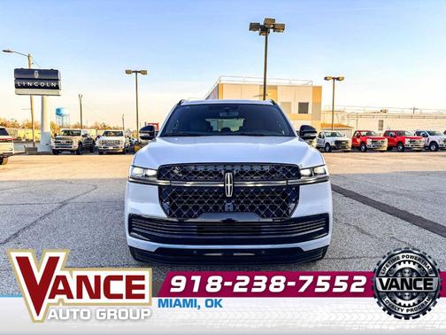 Crystal White Metallic 2026 Lincoln Navigator Reserve