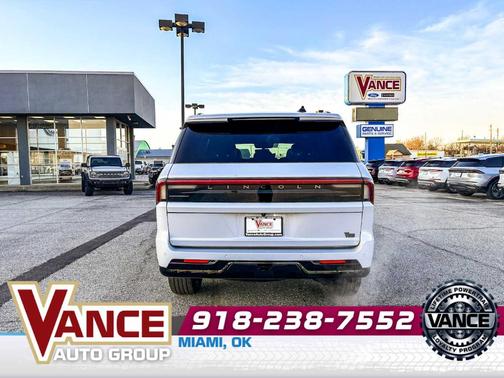 Crystal White Metallic 2026 Lincoln Navigator Reserve