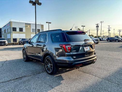 2019 Ford Explorer sport