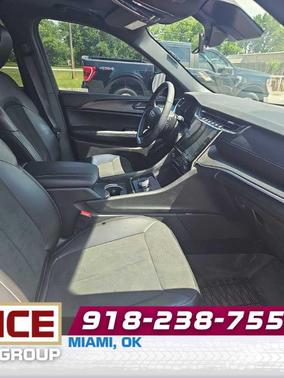 Metallic 2025 Jeep Grand Cherokee L Laredo