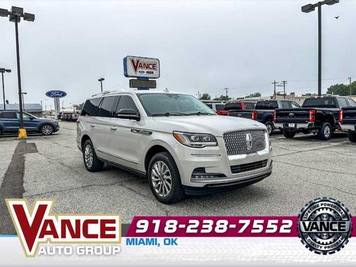 Ceramic Pearl 2024 Lincoln Navigator Premiere