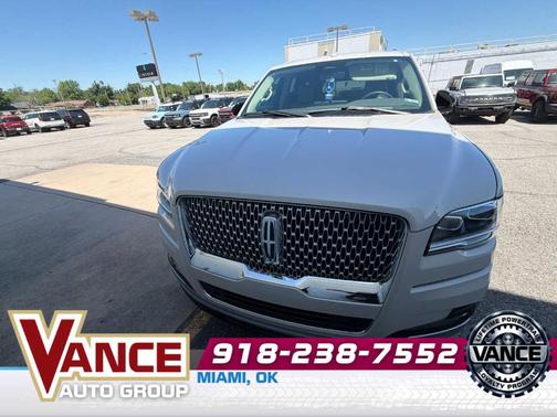 Ceramic Pearl 2024 Lincoln Navigator Premiere