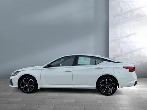 2023 Nissan Altima SR Intelligent AWD