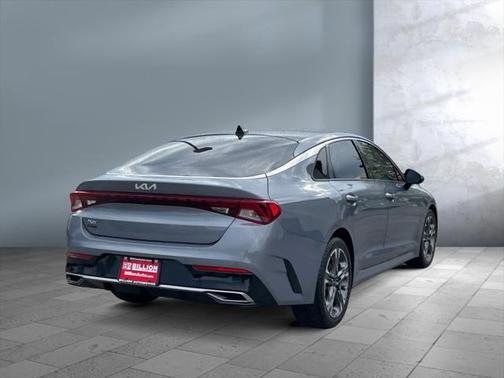 2022 Kia K5 EX