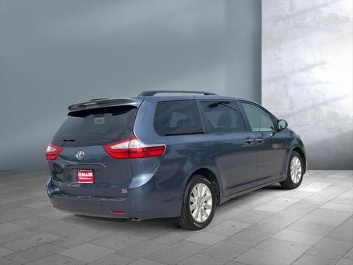 2015 Toyota Sienna XLE