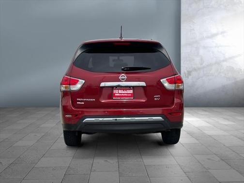 2016 Nissan Pathfinder SV