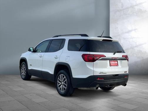 2017 GMC Acadia SLE-2
