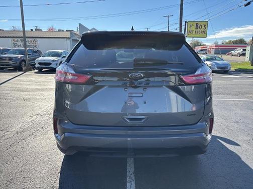 2022 Ford Edge SE