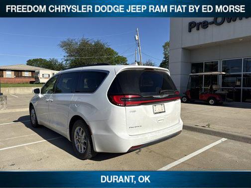 Bright White Clearcoat 2022 Chrysler Pacifica Touring L
