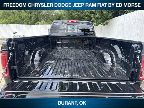 2025 RAM 3500 Tradesman Crew Cab 4x4 8' Box