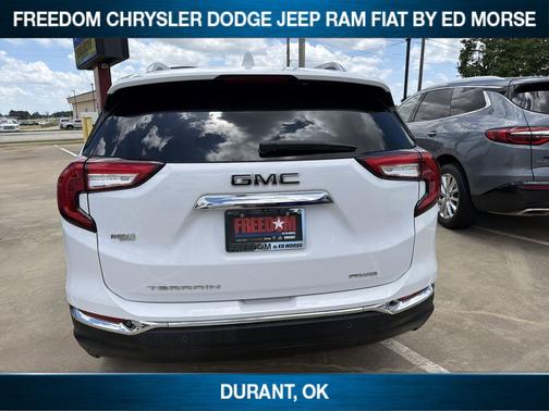 Summit White 2022 GMC Terrain SLT