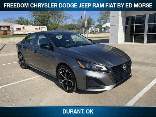 2023 Nissan Altima SR FWD
