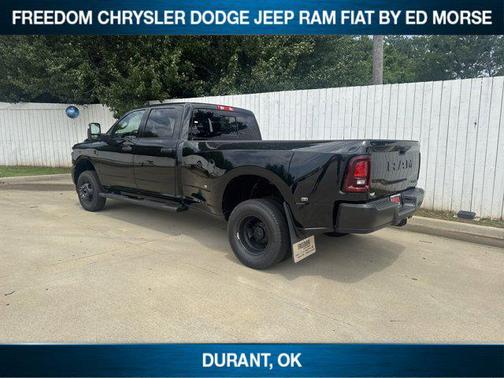 2025 RAM 3500 Tradesman Crew Cab 4x4 8' Box