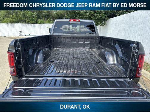 2025 RAM 3500 Tradesman Crew Cab 4x4 8' Box