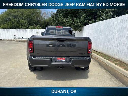 2025 RAM 3500 Tradesman Crew Cab 4x4 8' Box