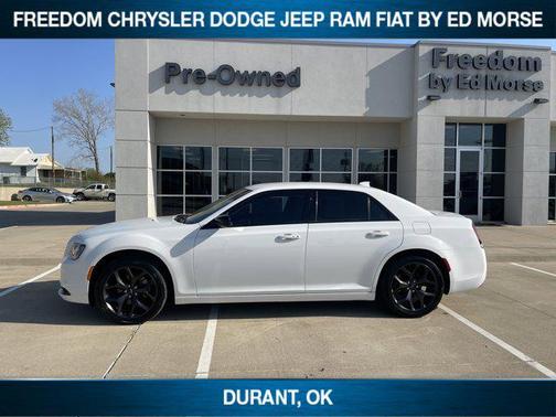 2023 Chrysler 300 Touring