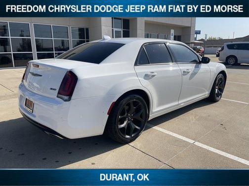 2023 Chrysler 300 Touring