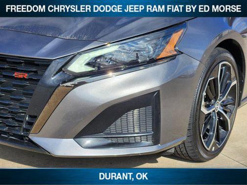 2023 Nissan Altima SR FWD