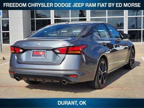 2023 Nissan Altima SR FWD