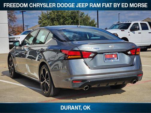 2023 Nissan Altima SR FWD