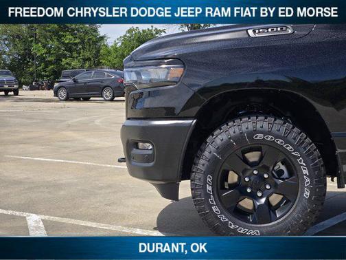 Diamond Black Crystal Pearlcoat 2026 RAM 1500 Warlock Crew Cab 4x4 5'7' Box