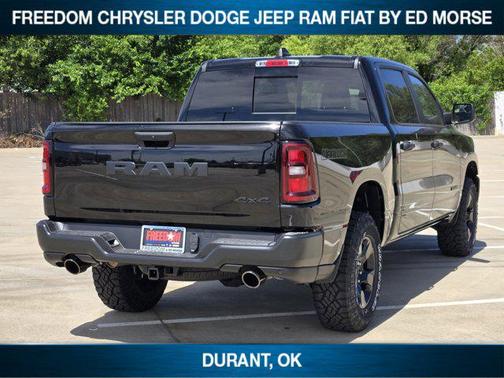 Diamond Black Crystal Pearlcoat 2026 RAM 1500 Warlock Crew Cab 4x4 5'7' Box