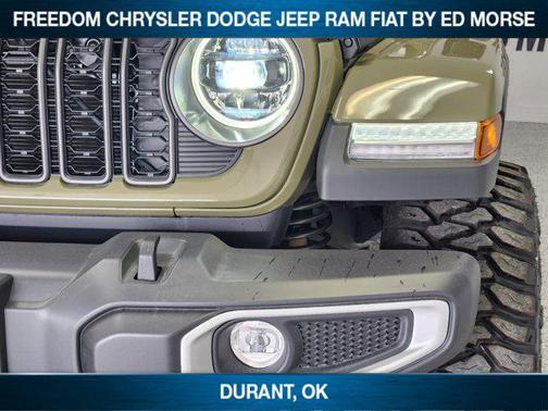 41 2025 Jeep Gladiator High Tide