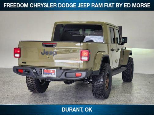 41 2025 Jeep Gladiator High Tide