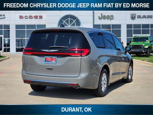 2025 Chrysler Pacifica L