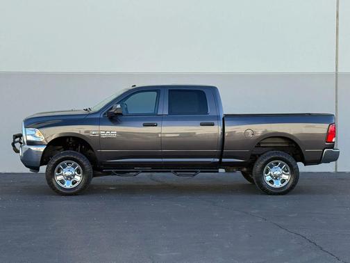 2018 RAM 2500 Tradesman Crew Cab 4x4 6'4' Box