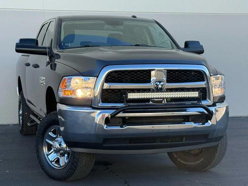 2018 RAM 2500 Tradesman Crew Cab 4x4 6'4' Box