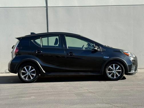 Black Sand Pearl 2018 Toyota Prius c Two