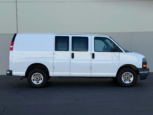 2023 GMC Savana 2500 Work Van
